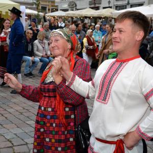 Eestimaa rahvuste päeva raames toimus traditsiooniline Etnolaat.