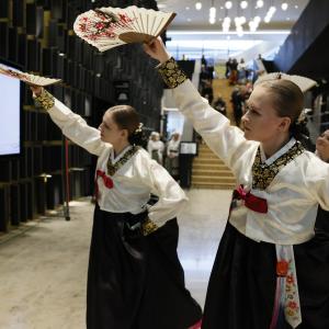 Korea ansambel Arirang  avamas Tallinna Muusika- ja Balletikoolis kultuuririkkuse aastat.