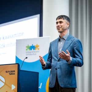 Директор аналитического центра Praxis Урмо Кюбар. Фото: Эрленд Штауб